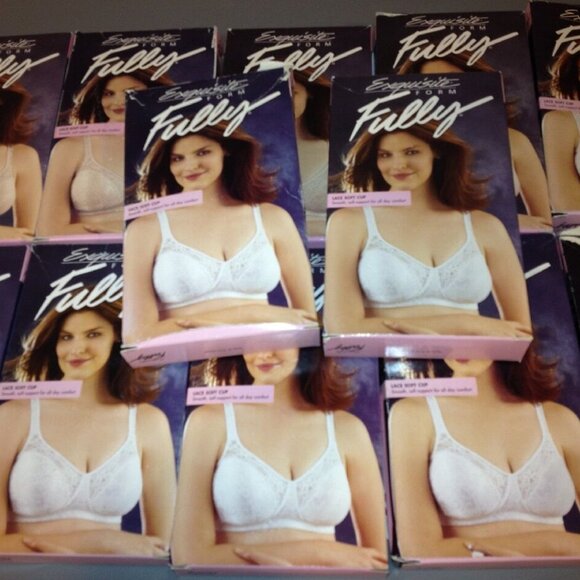 EXQUISITE FORM Fully Lace Soft Cup No Wire Bra 5102506 Seamless White NWT - Picture 2 of 2